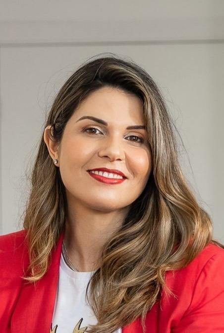 Dra. Ane Caroline Nascimento — Advogada especialista em direito patrimonial